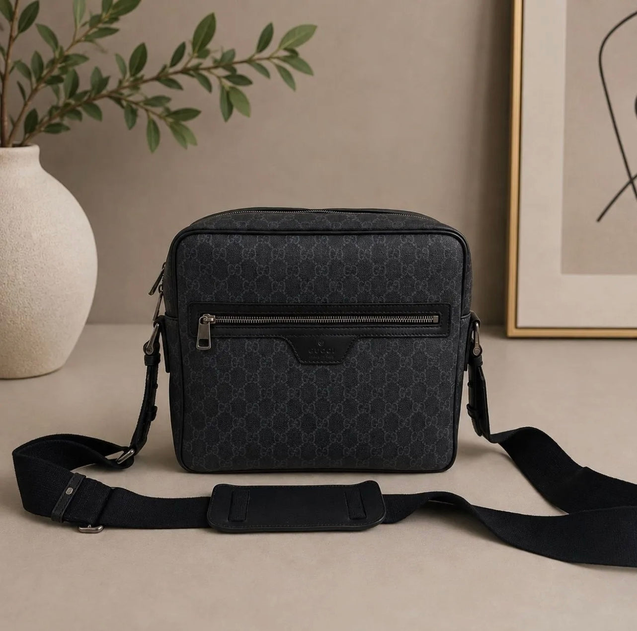 Gucci GG Supreme Black Unisex Messenger Bag