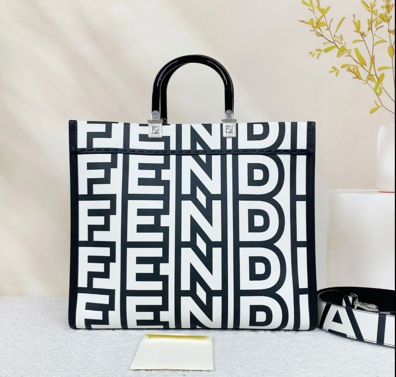 Fendi x Marc Jacobs Sunshine Medium Shopper Tote – Black & White