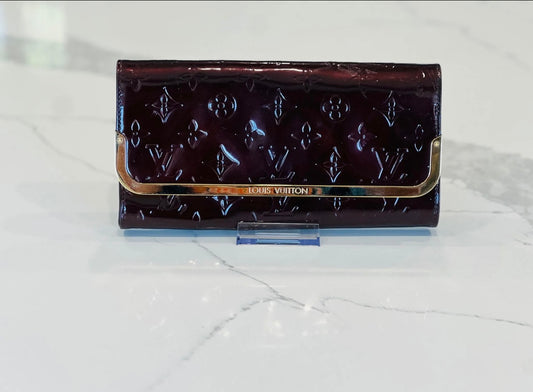 Louis Vuitton Rossmore MM Amarante Vernis Crossbody Clutch